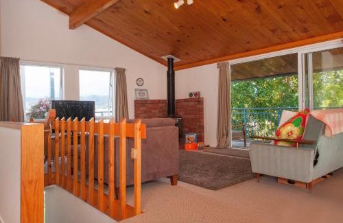 Pauanui House | Delightful Stay at Perfect on Pleasant - Pauanui Holiday Home