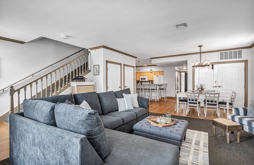 Sheboygan Condo | Beachfront Condo with Ocean View and Hot Tub - 10/10 Rated!