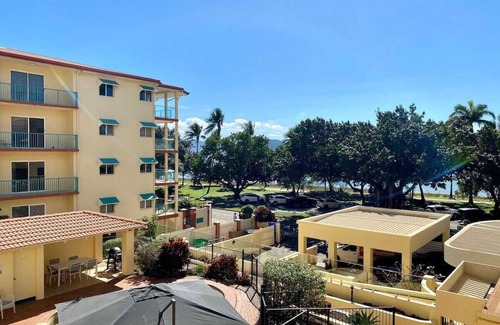 North Ward Apartment | Perfect Position on The Water Strand 18