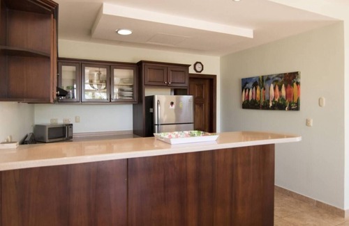 Playa Hermosa House | Ideal Family Retreat Steps from Hermosa Beach - Casa de Gigi