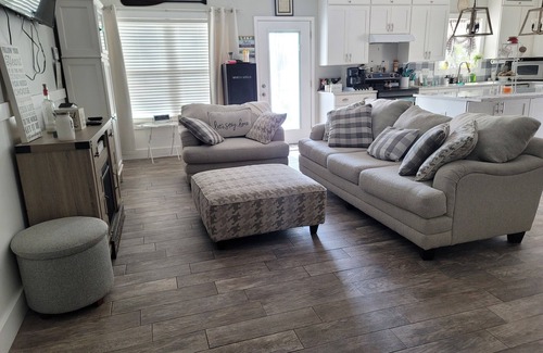 Childersburg House | Idyllic Lakeside Retreat: Pet & Child Friendly Escape
