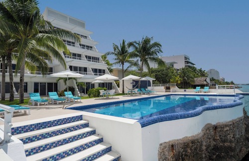 Zona Hotelera Norte Condo | Idyllic Miramar 203: Ocean View Retreat with Pool & Spa