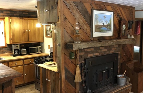 Gleason Cottage | Tranquil Retreat: Premier Lake Views, Pet-Friendly Amenities