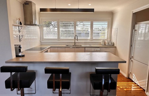 Gorokan House | Perfect Retreat Absolute waterfront, Stunning View and Direct Access to water.