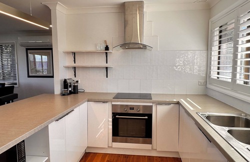 Gorokan House | Perfect Retreat Absolute waterfront, Stunning View and Direct Access to water.