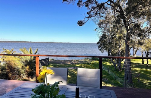 Gorokan House | Perfect Retreat Absolute waterfront, Stunning View and Direct Access to water.