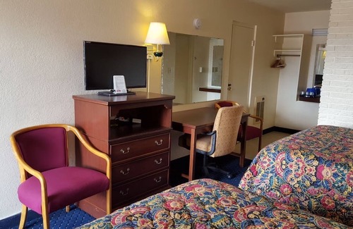 Grissom - Highland Hotel | Ideal Retreat Near Virginia Tech with Family-Friendly Amenities