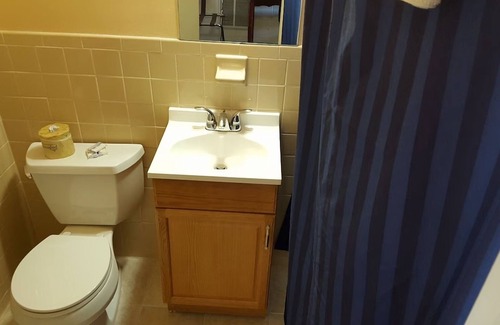 Grissom - Highland Hotel | Ideal Retreat Near Virginia Tech with Family-Friendly Amenities
