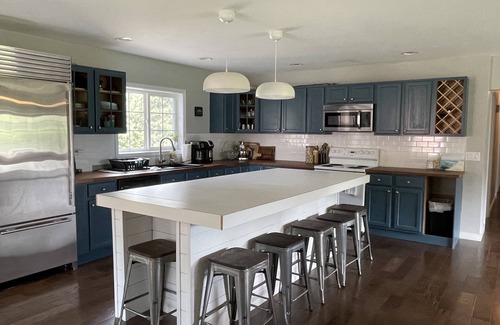 Three Oaks House | Ideal Getaway with Private Heated Pool and Ocean View