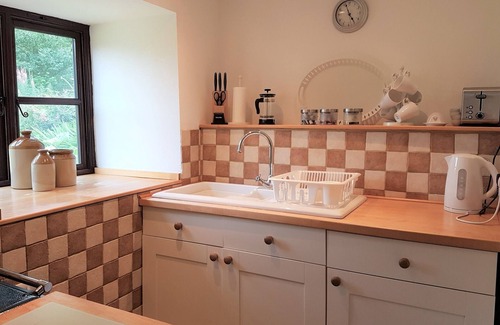 Longtown Cottage | Idyllic Rural Escape for Two Near Hay on Wye with Breakfast