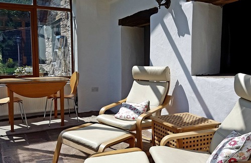 Longtown Cottage | Idyllic Rural Escape for Two Near Hay on Wye with Breakfast