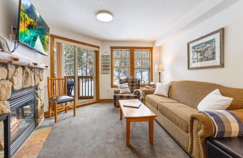 East Kootenay Apartment | Ideal Ski & Bike Access with Hot Tub and Pool Amenities
