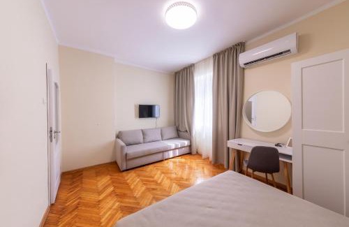 Varna City Centre Apartment | Ideal Family Retreat at Perfect Spot Apartment