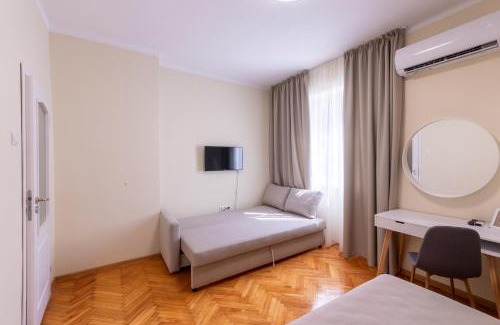 Varna City Centre Apartment | Ideal Family Retreat at Perfect Spot Apartment