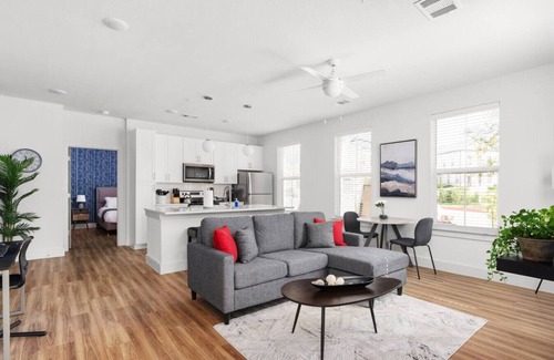 Pflugerville Apartment | Perfect Spot: Cozy Stay & Coffee Shop/Bar Onsite!