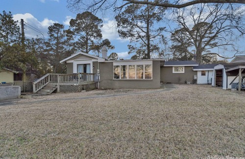 Shreveport House | Scenic Retreat with Views of Cross Lake & Family Amenities