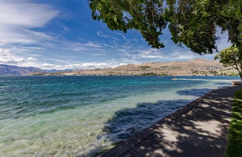 Chelan Apartment | Stunning Views and Family-Friendly Comfort Await You