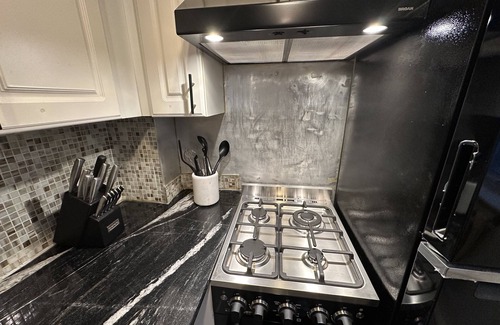 Washington Square West House | Ideally Located Pet Friendly Retreat in Central Philadelphia