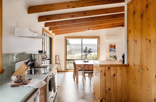 Coles Bay House | Perfectly positioned!