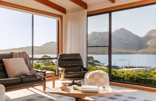 Coles Bay House | Perfectly positioned!