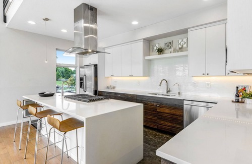 Longmont House | Perfectly Between Boulder - Estes Park! Modern 5-Bedroom House