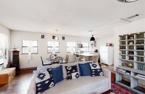 Dripping Springs Cabin | Perfectly decorated, dog-friendly cabin with community pool and hot tub