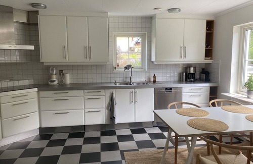 Ektorp House | Ideal 4 Bedroom House Near Ocean and City Center, Rated 9.8