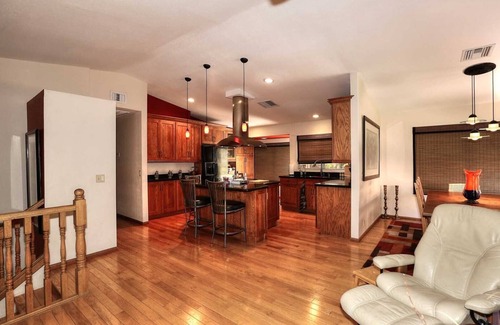 Paradise Valley Village House | Conveniently Located Hotel with Pool and Spa Amenities