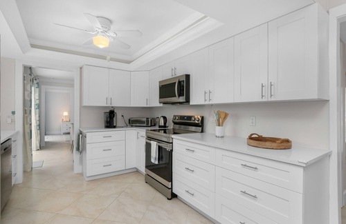 Park Shore Villa | Prime Location Pool Villa - Steps to Beach, Shops & Dining
