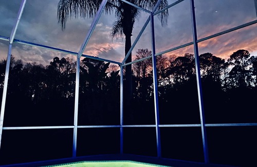 Coventry Village House | Perfectly placed between beaches and city 4bed 2/1/2 /pool in prestigious comm.