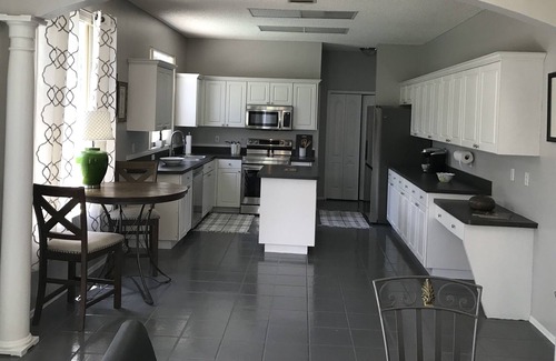 Coventry Village House | Perfectly placed between beaches and city 4bed 2/1/2 /pool in prestigious comm.