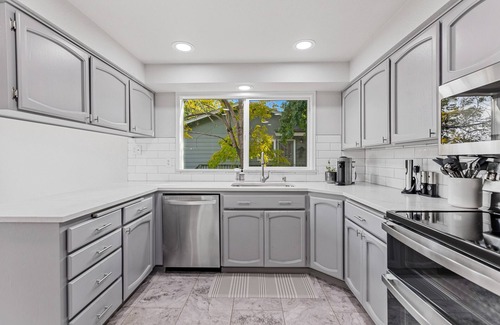 Snohomish House | Ideally Located Hotel Near Downtown Snohomish & Golf