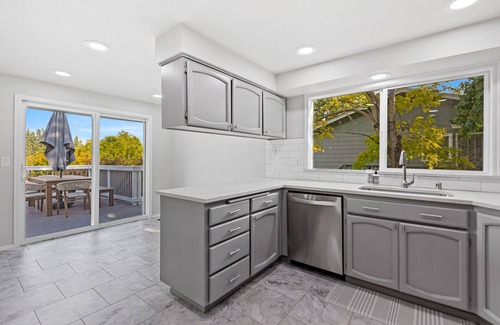 Snohomish House | Ideally Located Hotel Near Downtown Snohomish & Golf