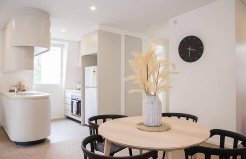 Pyrmont Apartment | Bright Pyrmont Retreat with Family-Friendly Amenities
