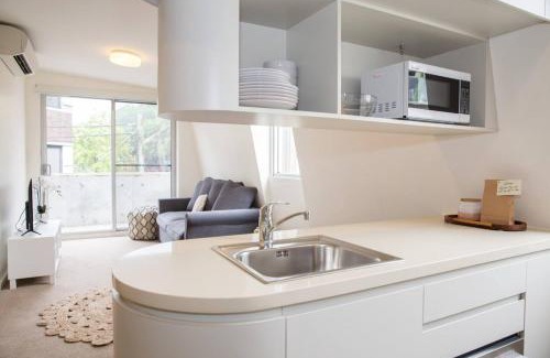 Pyrmont Apartment | Bright Pyrmont Retreat with Family-Friendly Amenities