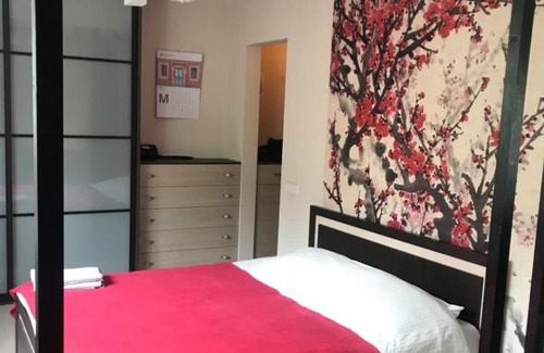 Oktyabrsky District Apartment | Pet-Friendly Retreat at Perfecto Metro Institute of Culture