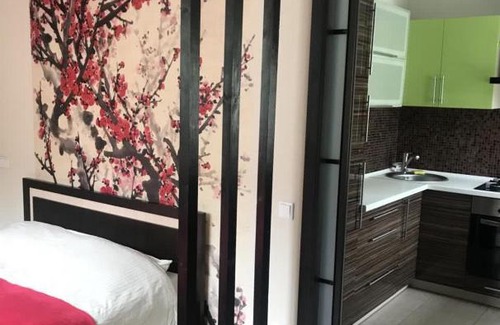 Oktyabrsky District Apartment | Pet-Friendly Retreat at Perfecto Metro Institute of Culture