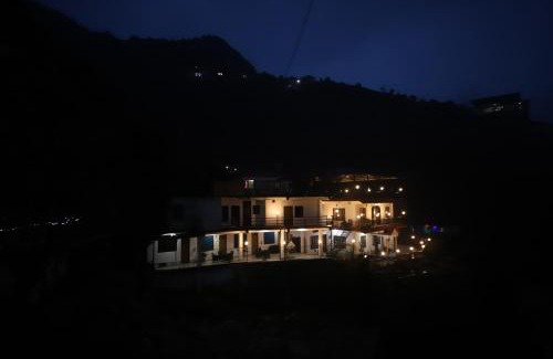 Mussoorie Hotel | Discover PerfectPlus Mussoorie: Pet-Friendly Retreat