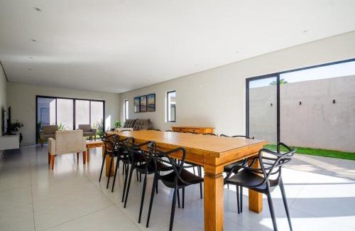 Balneario Praia do Pernambuco House | Idyllic Getaway Just 250m from Pernambuco Beach