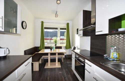 Straßgang Apartment | Ideal for Groups: 5 Cozy Beds & Family-Friendly Amenities