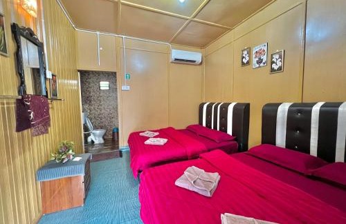 Kampung Pasir Hantu House | Beachfront Relaxation at Perhentian Sri Tanjung Resort