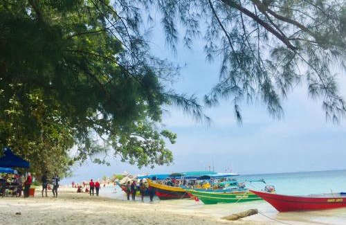 Kampung Pasir Hantu House | Beachfront Relaxation at Perhentian Sri Tanjung Resort