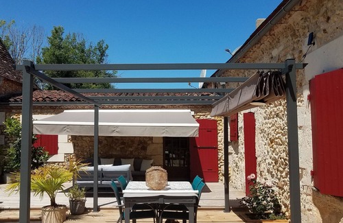 Saint-Severin-dEstissac House | Idyllic Retreat with Pool & Spa in the Heart of Perigord