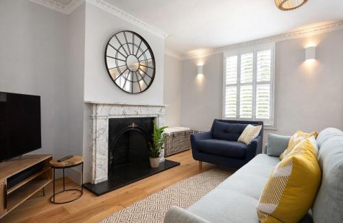 Henley-on-Thames Apartment | Charming Henley 2-Bed Apartment with Child-Friendly Amenities