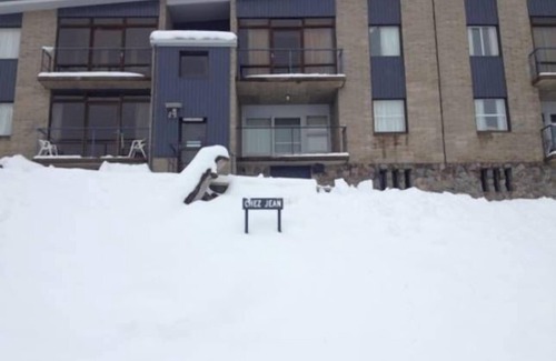 Perisher Valley Apartment | Guest Rated 10/10: Perisher Mountain Apartment Chez Jean
