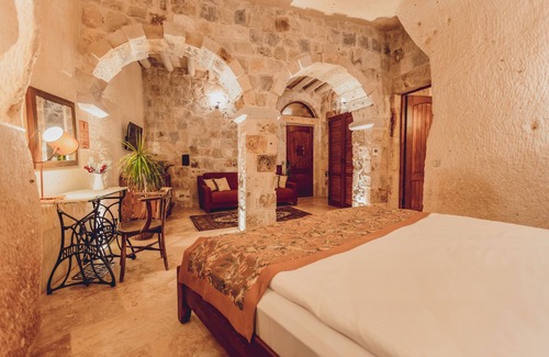 Uchisar Hotel | Delightful Peristyle Cave Cappadocia - Top-Rated Getaway