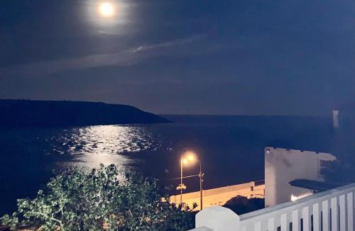Youghal House | PERIWINKLE COTTAGE, with the most amazing sea view