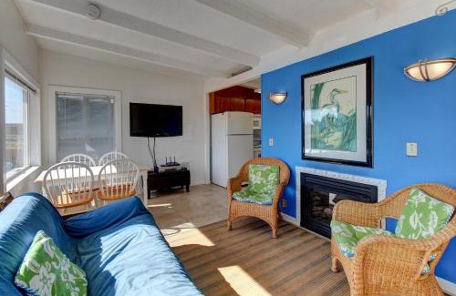 Pacific Beach House | Discover Periwinkle: Pet-Friendly Getaway for Families