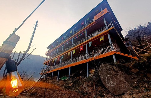 Tosh Hostel | Top-Rated Perkup Hostel: Your Budget-Friendly Retreat