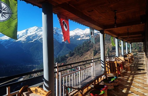 Tosh Hostel | Top-Rated Perkup Hostel: Your Budget-Friendly Retreat